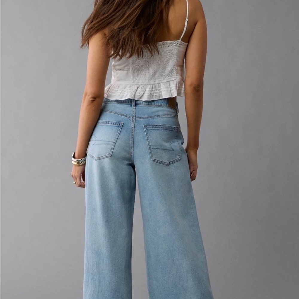 American Eagle Outfitters super high-rise Light Blue ultra Wide-Leg Jeans - Picture 2 of 8
